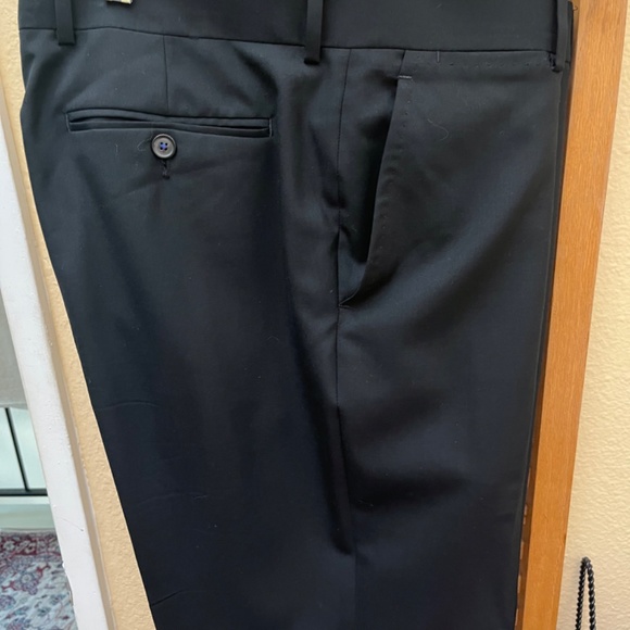 Carolina Herrera suit - Picture 5 of 5